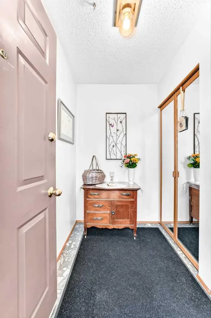 75 Cedardale Crescent SW Calgary AB T2W 4B2