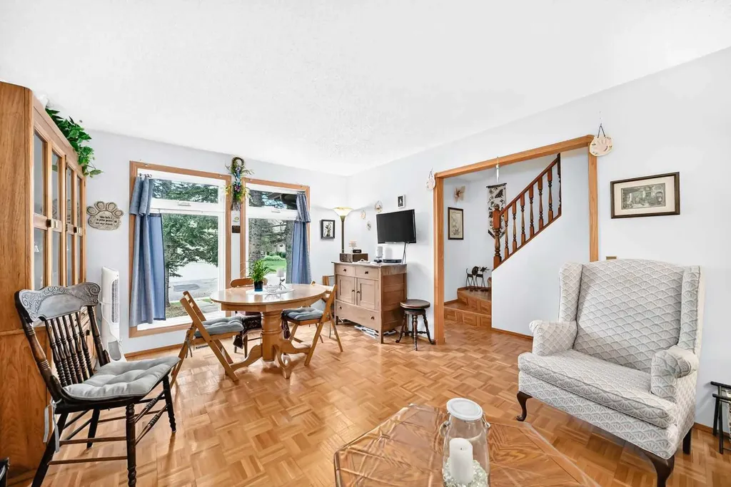 75 Cedardale Crescent SW Calgary AB T2W 4B2