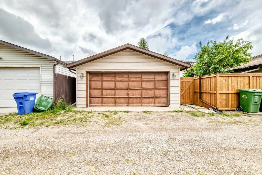 75 Cedardale Crescent SW Calgary AB T2W 4B2