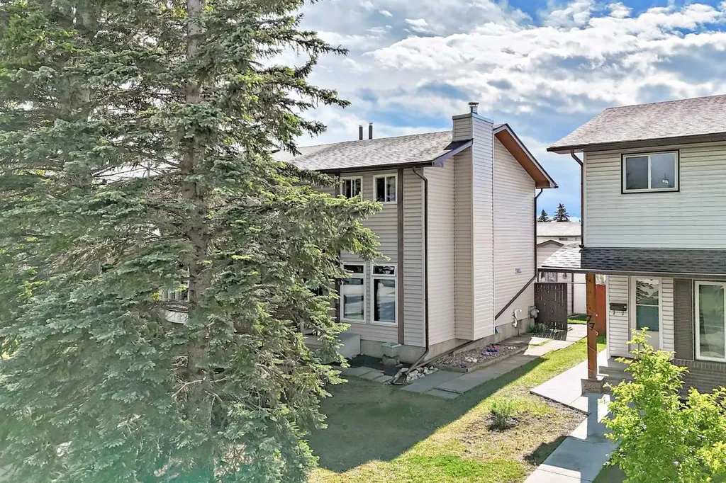 75 Cedardale Crescent SW Calgary AB T2W 4B2
