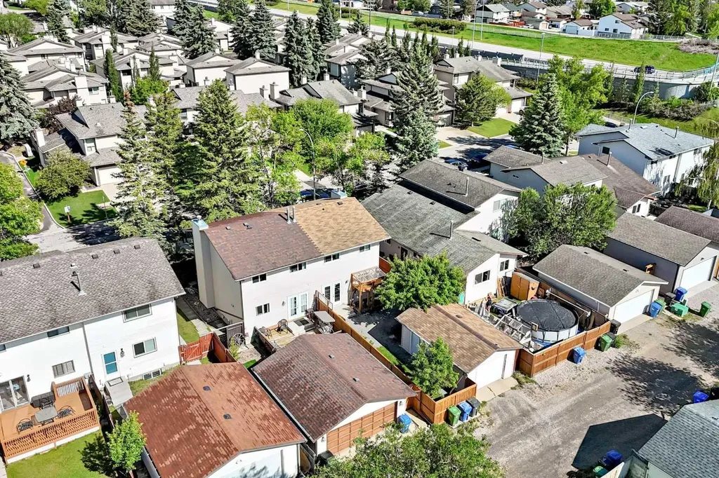 75 Cedardale Crescent SW Calgary AB T2W 4B2
