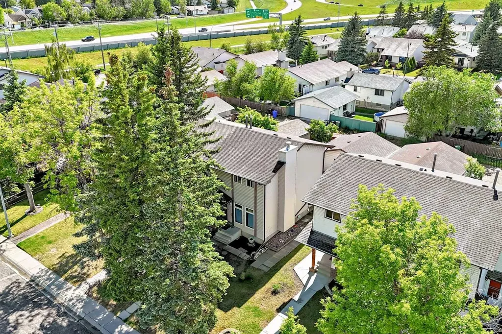 75 Cedardale Crescent SW Calgary AB T2W 4B2
