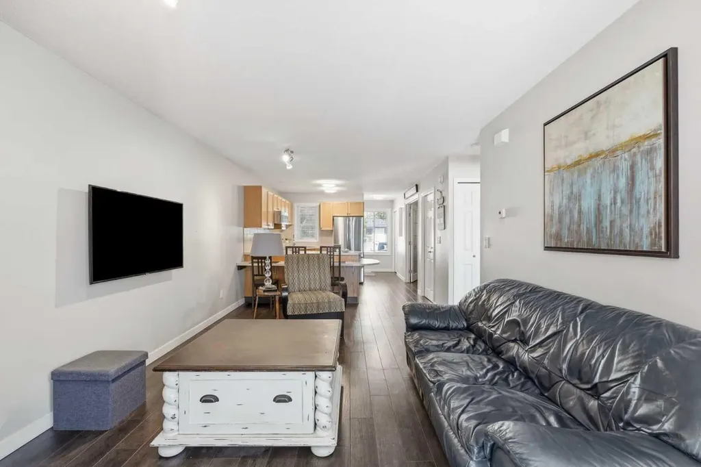 5220 50a Avenue Sylvan Lake AB T4S1E5