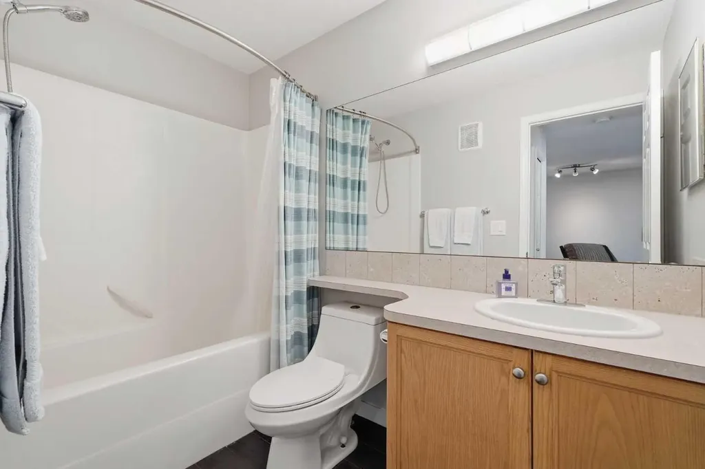 5220 50a Avenue Sylvan Lake AB T4S1E5