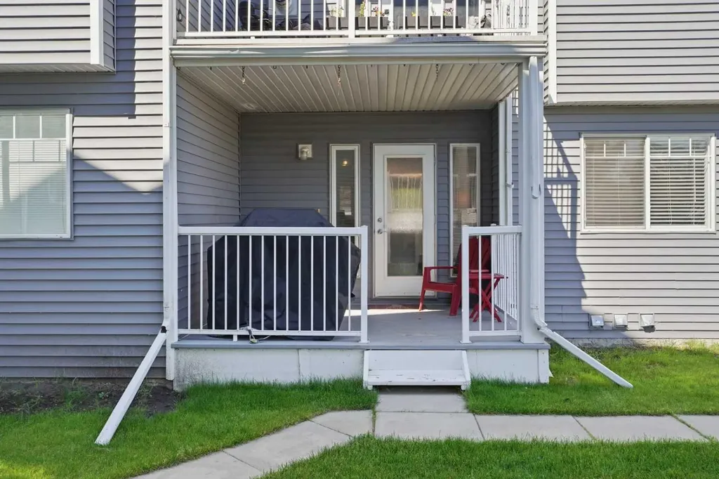 5220 50a Avenue Sylvan Lake AB T4S1E5