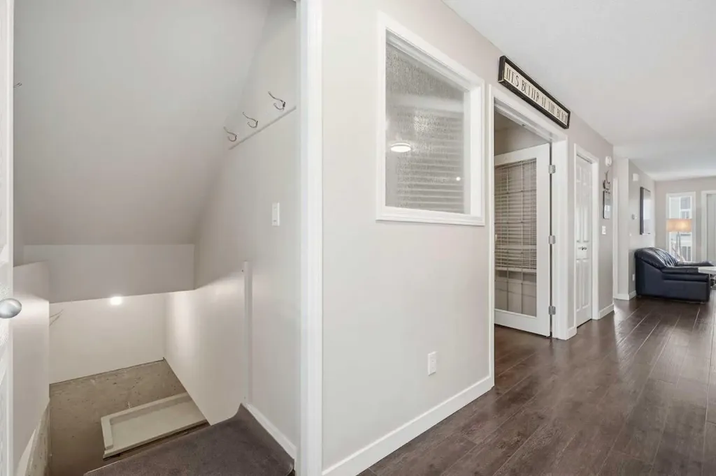 5220 50a Avenue Sylvan Lake AB T4S1E5