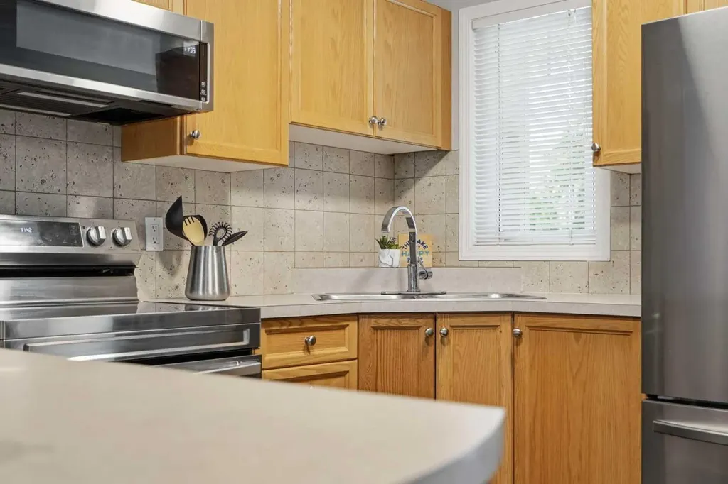 5220 50a Avenue Sylvan Lake AB T4S1E5