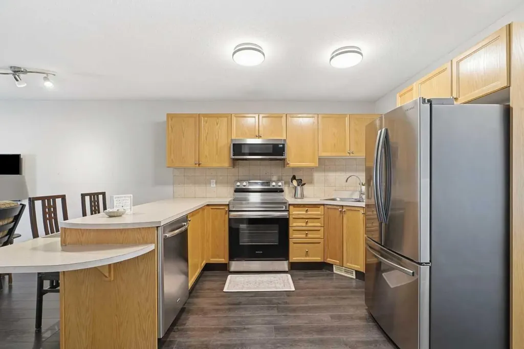 5220 50a Avenue Sylvan Lake AB T4S1E5