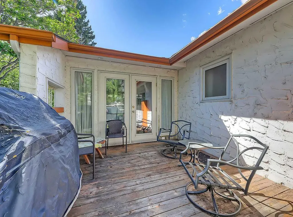 10915 Willowglen Place SE Calgary AB T2J 1R8