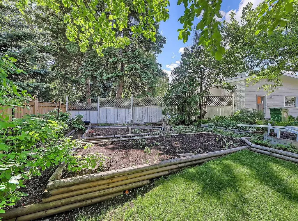 10915 Willowglen Place SE Calgary AB T2J 1R8