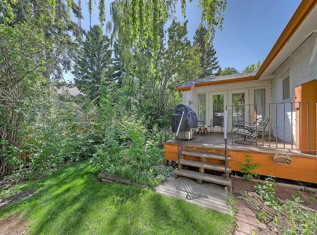 10915 Willowglen Place SE Calgary AB T2J 1R8