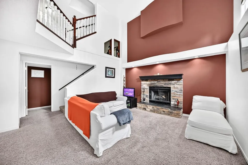 14954 Mt Mckenzie Drive SE Calgary AB T2Z 2L4