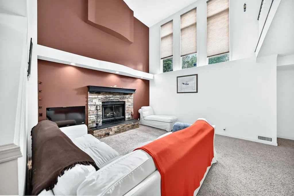 14954 Mt Mckenzie Drive SE Calgary AB T2Z 2L4