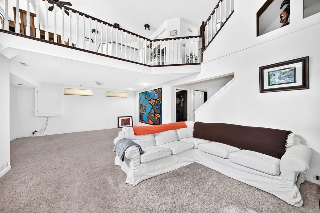 14954 Mt Mckenzie Drive SE Calgary AB T2Z 2L4