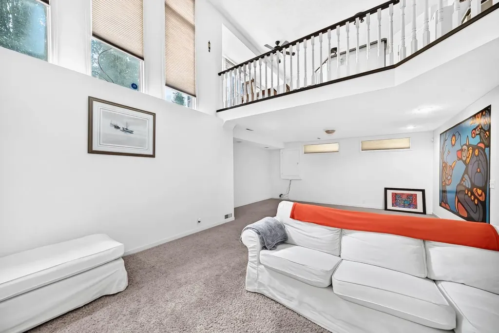 14954 Mt Mckenzie Drive SE Calgary AB T2Z 2L4