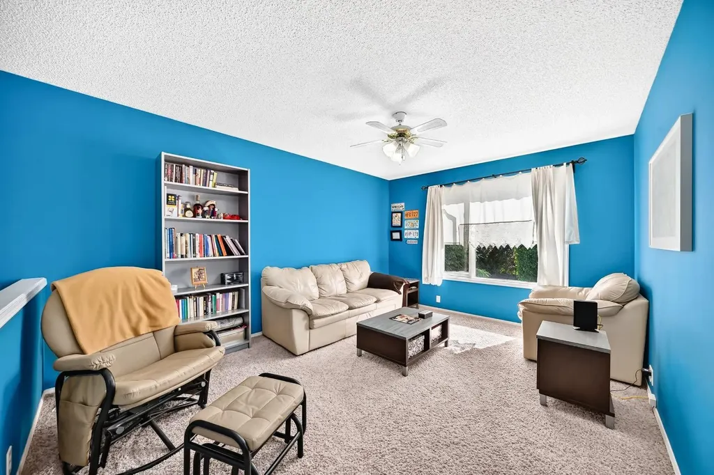 14954 Mt Mckenzie Drive SE Calgary AB T2Z 2L4