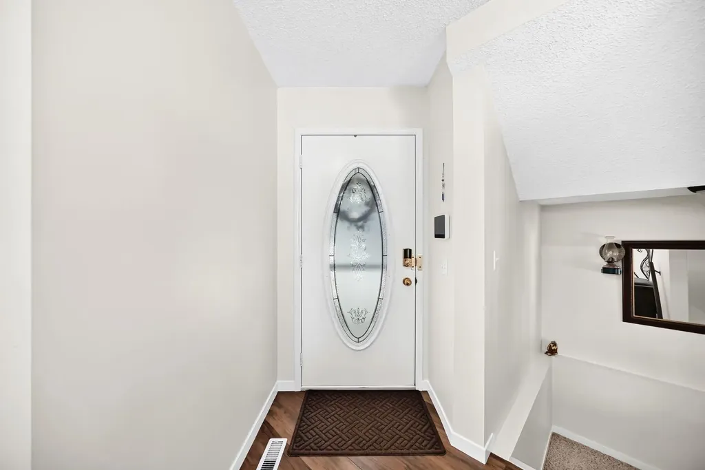 14954 Mt Mckenzie Drive SE Calgary AB T2Z 2L4