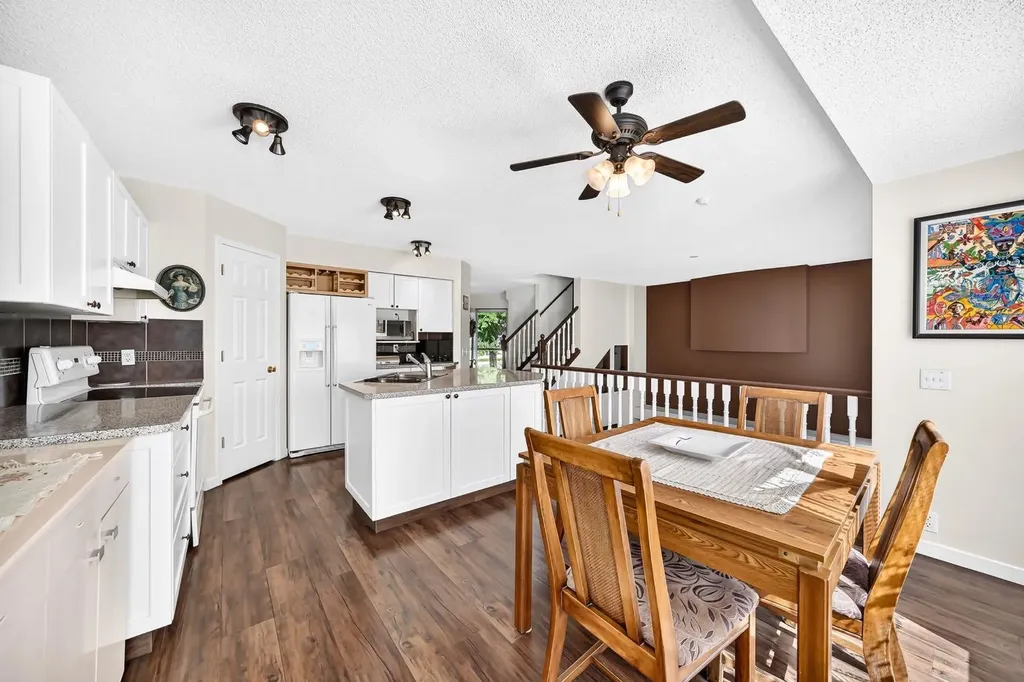 14954 Mt Mckenzie Drive SE Calgary AB T2Z 2L4