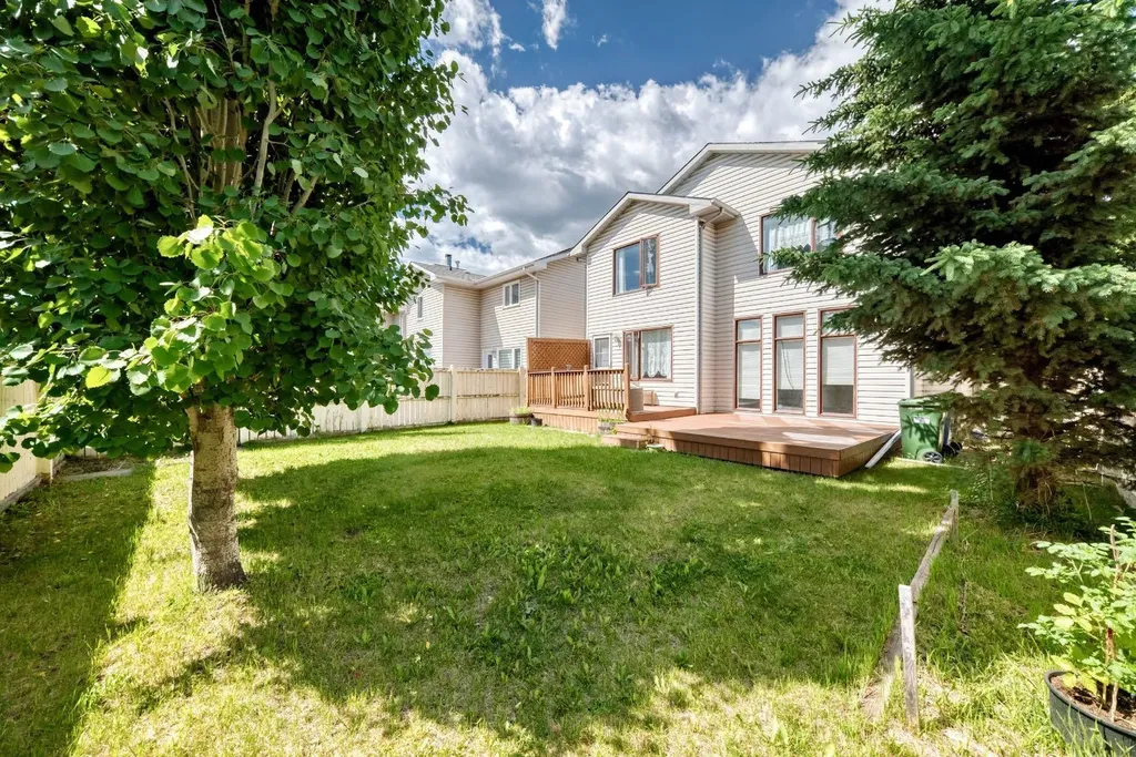 14954 Mt Mckenzie Drive SE Calgary AB T2Z 2L4
