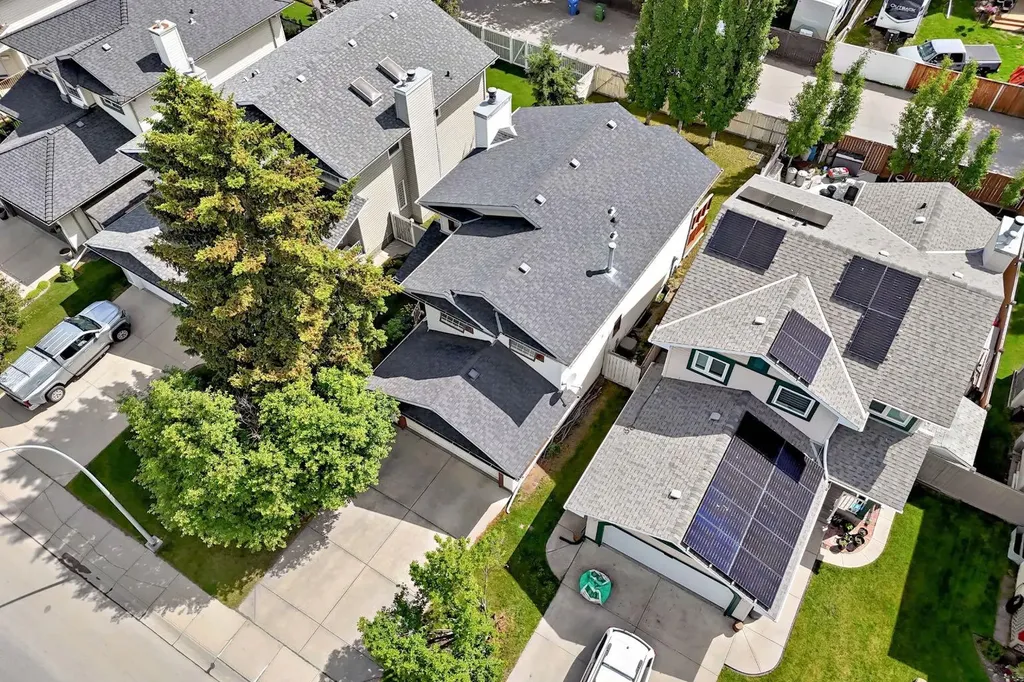 14954 Mt Mckenzie Drive SE Calgary AB T2Z 2L4