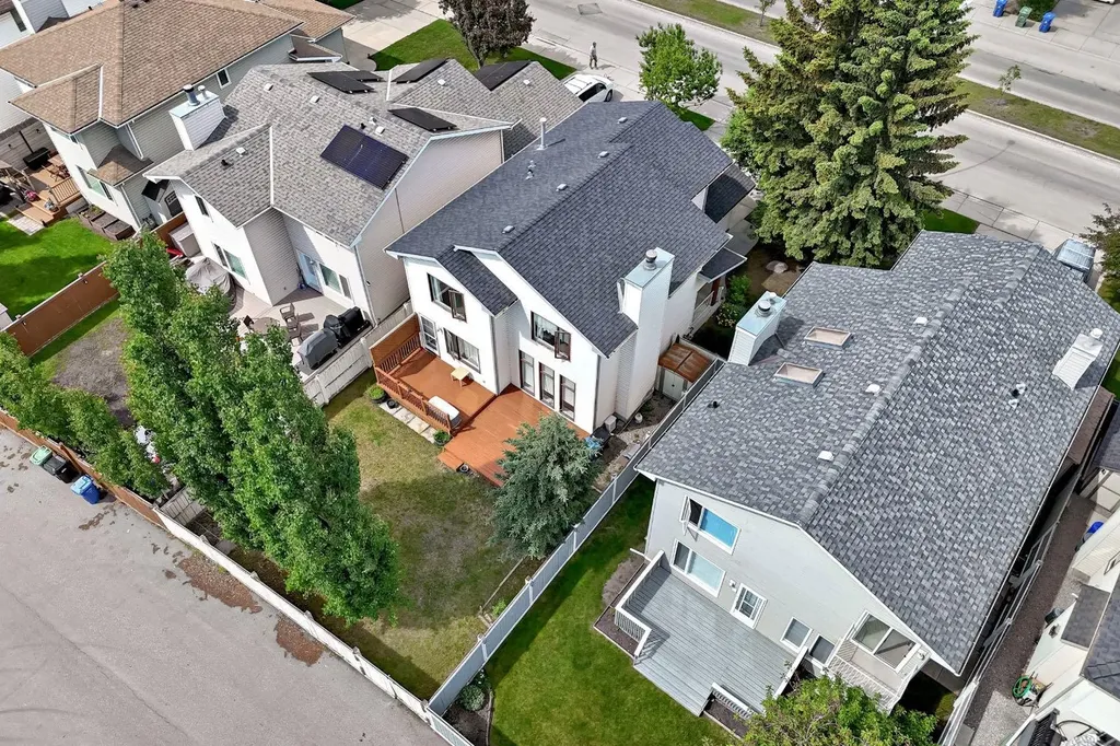 14954 Mt Mckenzie Drive SE Calgary AB T2Z 2L4