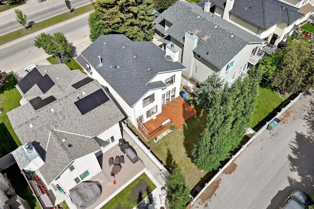 14954 Mt Mckenzie Drive SE Calgary AB T2Z 2L4