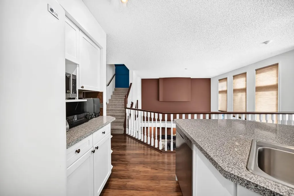 14954 Mt Mckenzie Drive SE Calgary AB T2Z 2L4