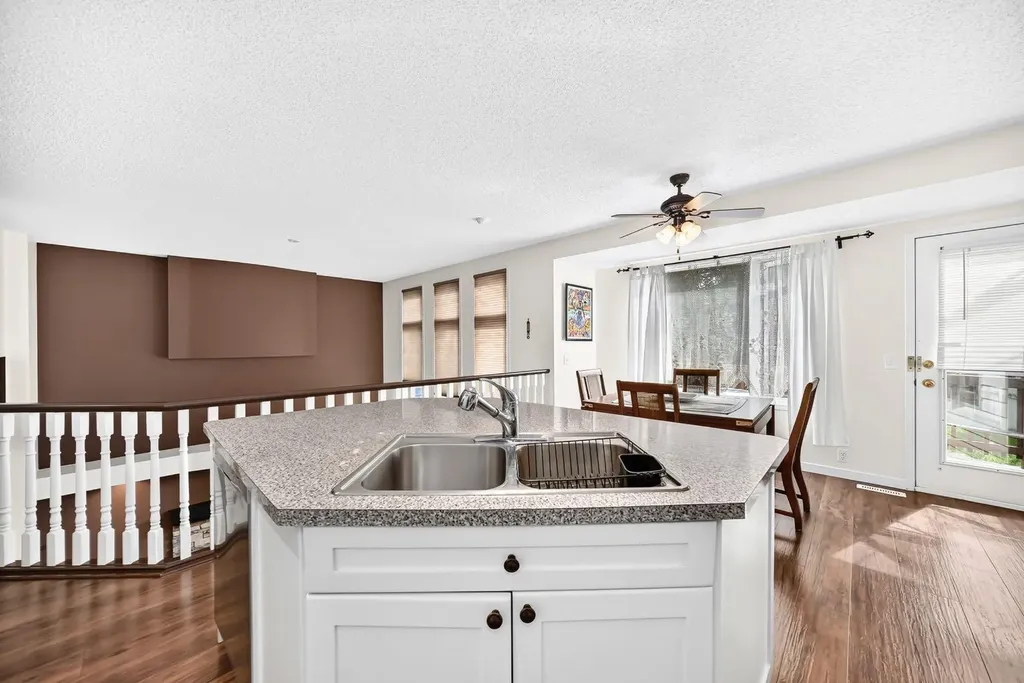 14954 Mt Mckenzie Drive SE Calgary AB T2Z 2L4