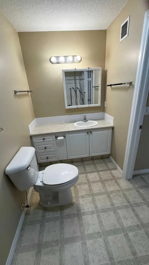 10402 111 Street Grande Prairie AB T8V 8G4
