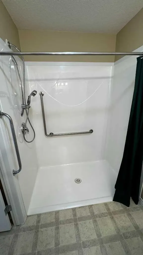 10402 111 Street Grande Prairie AB T8V 8G4