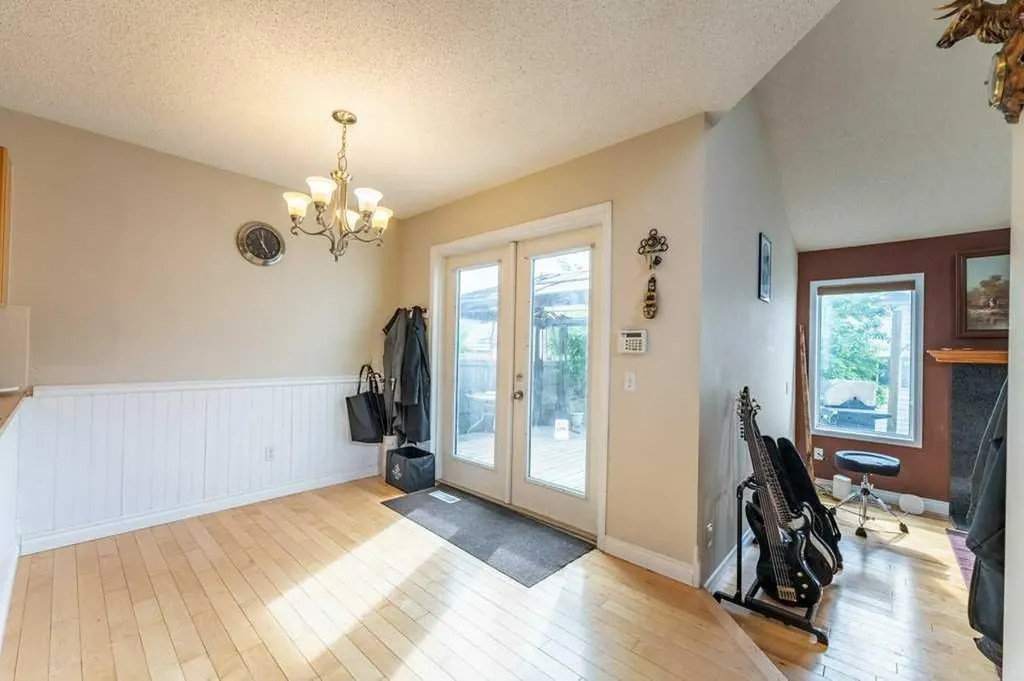 250 Mt Lorette Close SE Calgary AB T2Z 2L9