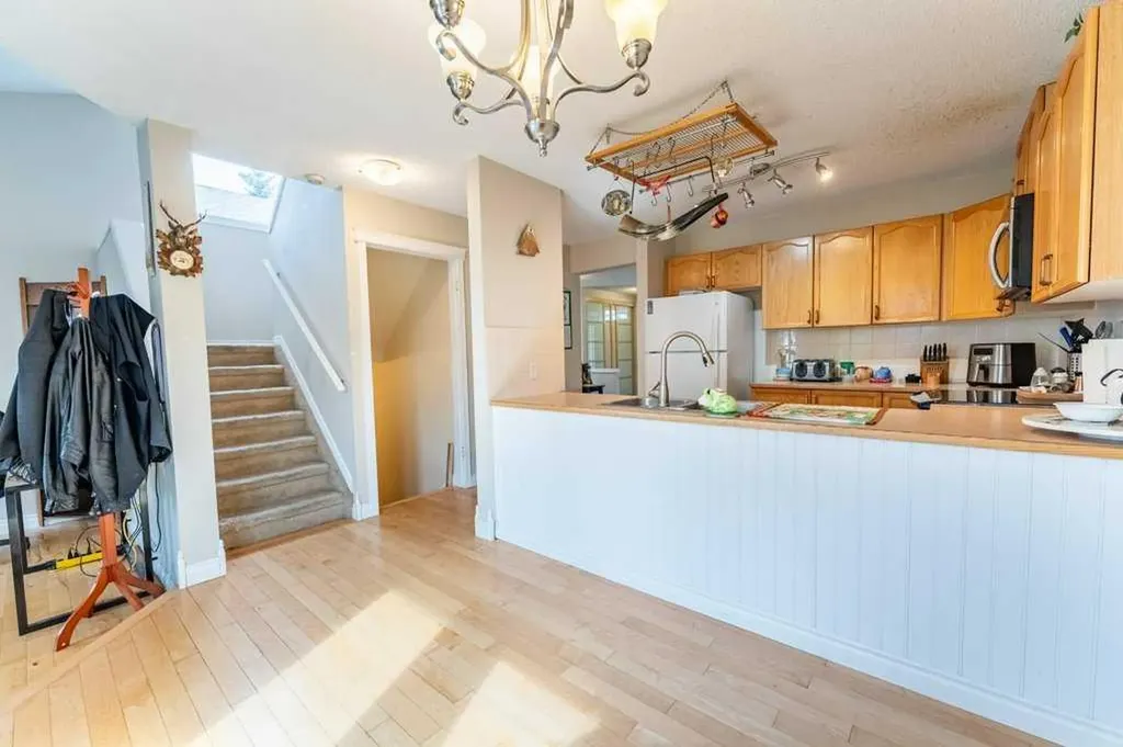 250 Mt Lorette Close SE Calgary AB T2Z 2L9