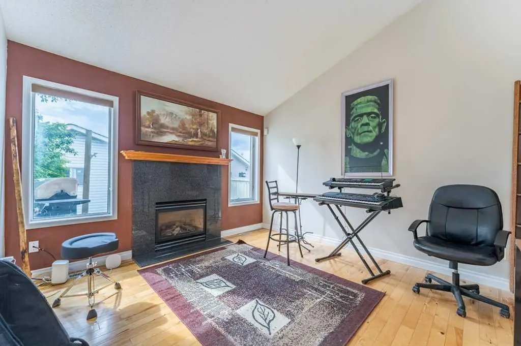 250 Mt Lorette Close SE Calgary AB T2Z 2L9