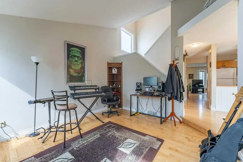 250 Mt Lorette Close SE Calgary AB T2Z 2L9