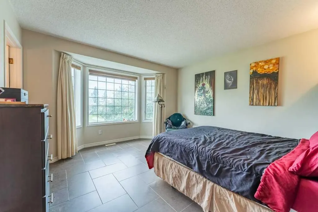 250 Mt Lorette Close SE Calgary AB T2Z 2L9