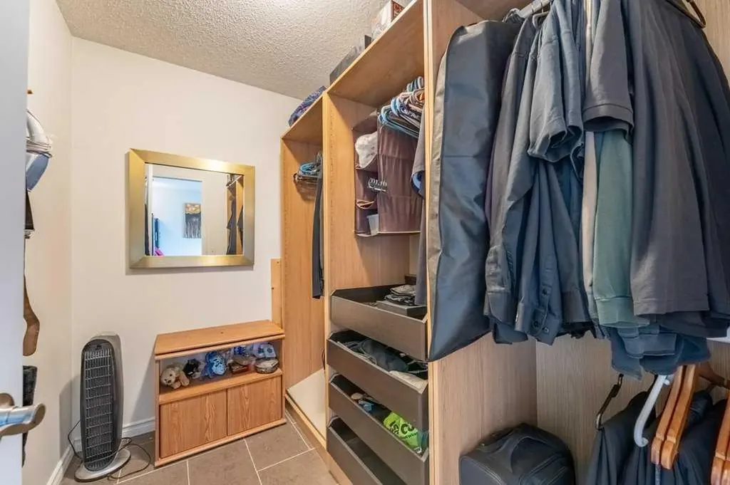 250 Mt Lorette Close SE Calgary AB T2Z 2L9