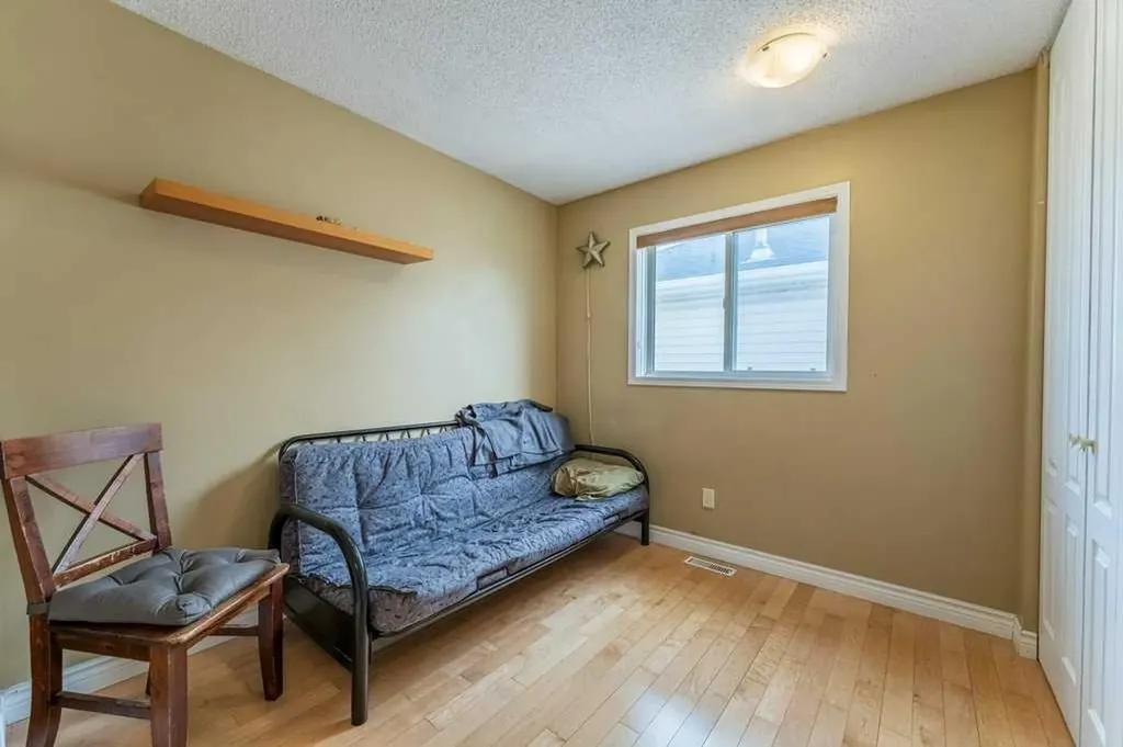 250 Mt Lorette Close SE Calgary AB T2Z 2L9