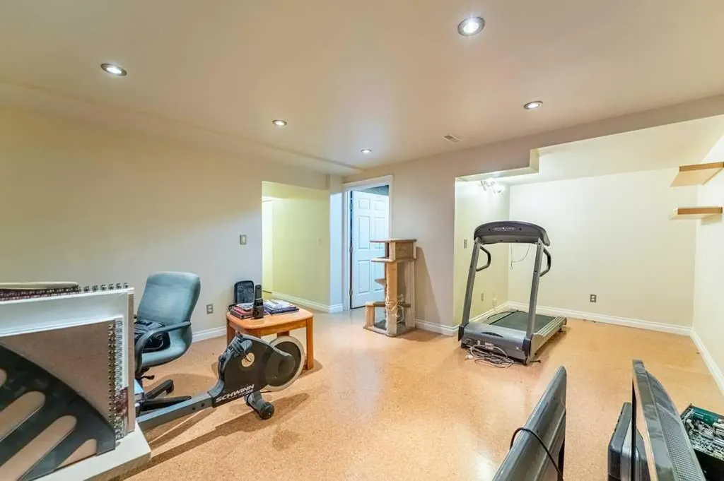 250 Mt Lorette Close SE Calgary AB T2Z 2L9