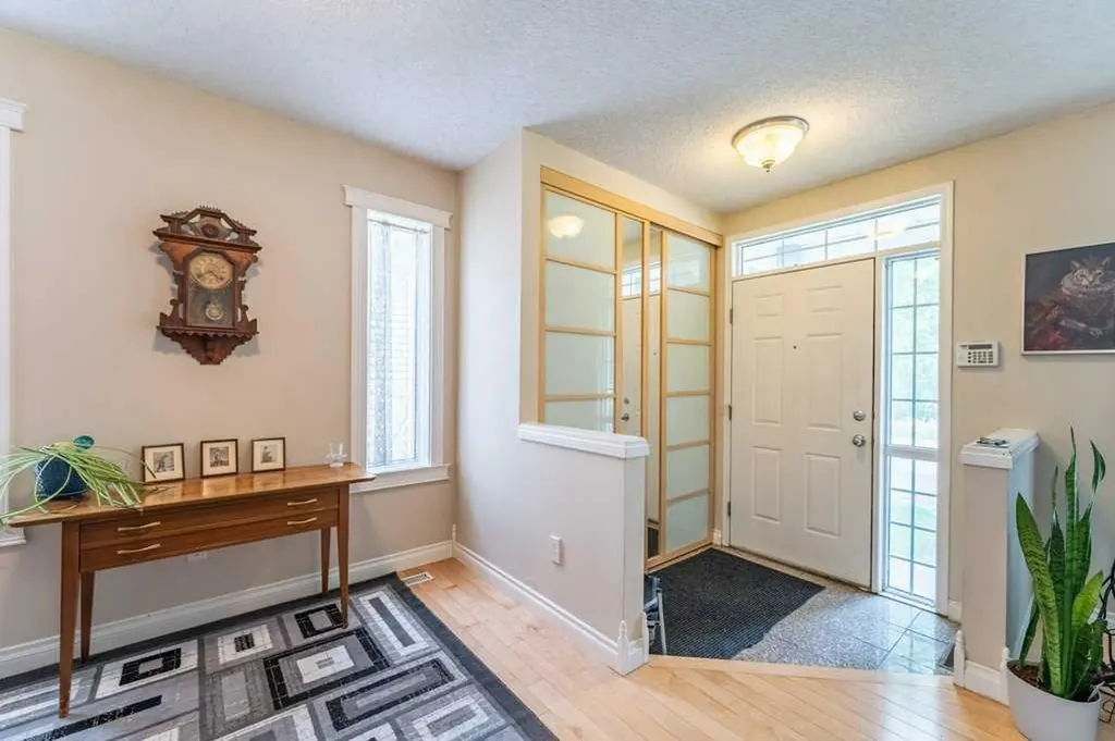 250 Mt Lorette Close SE Calgary AB T2Z 2L9