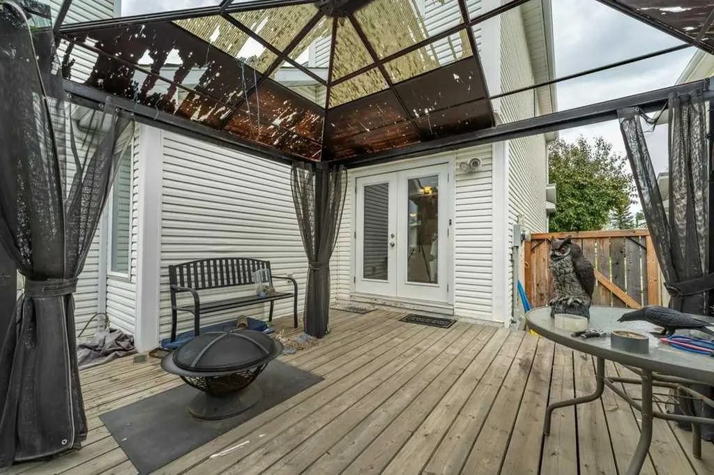 250 Mt Lorette Close SE Calgary AB T2Z 2L9
