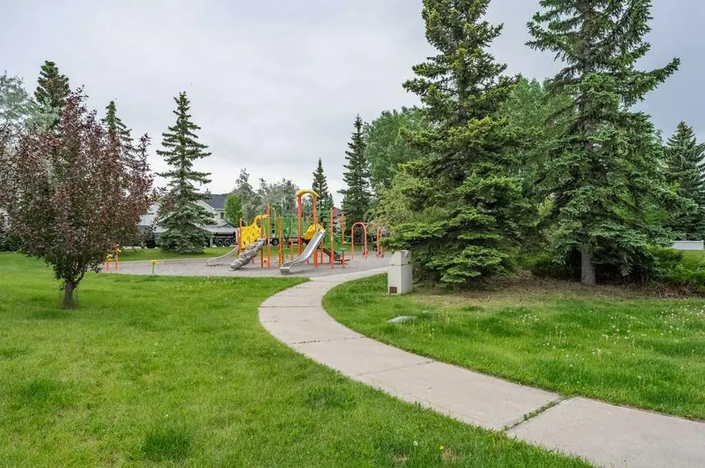 250 Mt Lorette Close SE Calgary AB T2Z 2L9