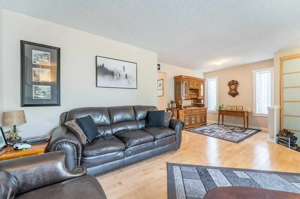 250 Mt Lorette Close SE Calgary AB T2Z 2L9