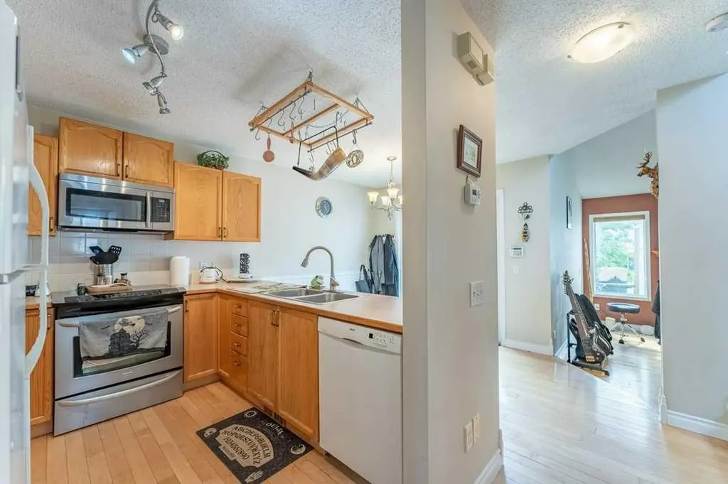 250 Mt Lorette Close SE Calgary AB T2Z 2L9