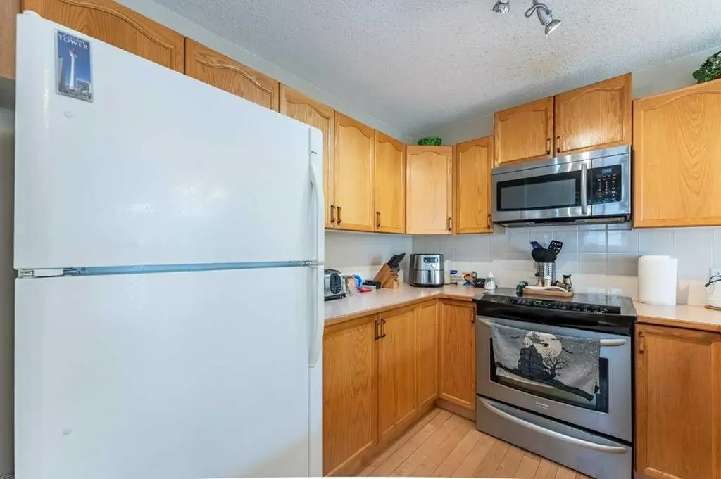 250 Mt Lorette Close SE Calgary AB T2Z 2L9