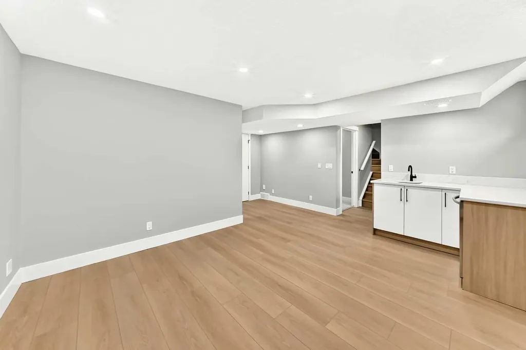 230 Citadel Estates Heights NW Calgary AB T3G 5E5