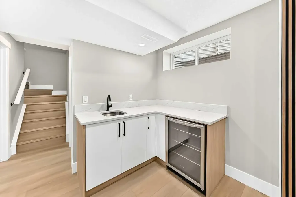 230 Citadel Estates Heights NW Calgary AB T3G 5E5