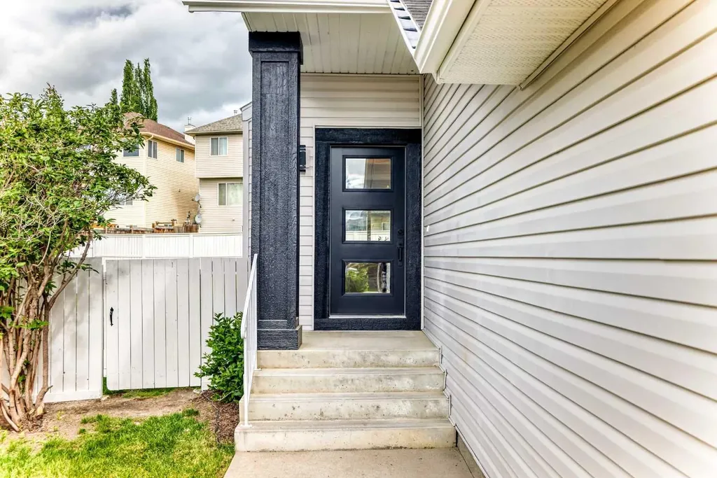 230 Citadel Estates Heights NW Calgary AB T3G 5E5
