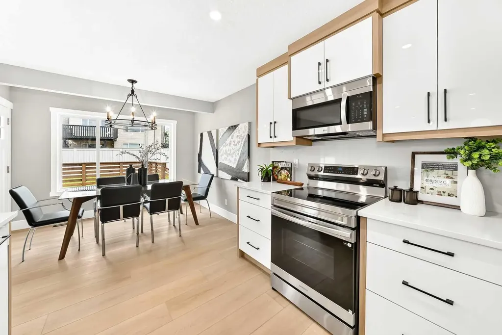 230 Citadel Estates Heights NW Calgary AB T3G 5E5