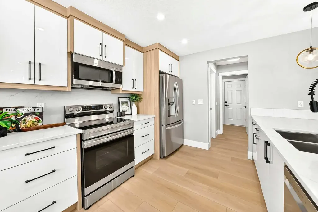 230 Citadel Estates Heights NW Calgary AB T3G 5E5