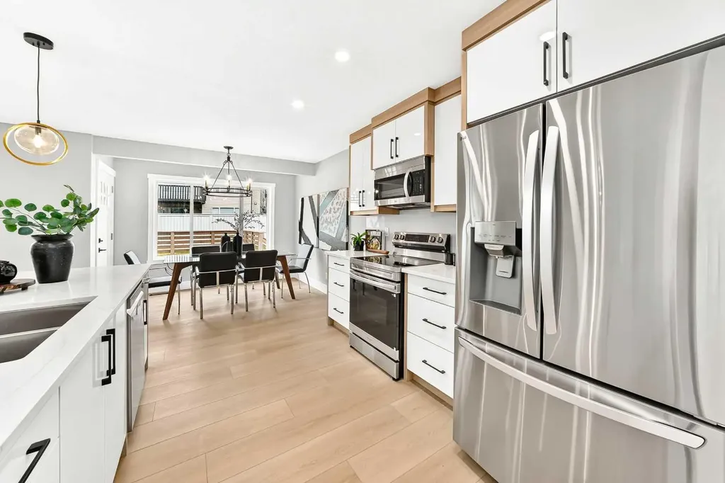 230 Citadel Estates Heights NW Calgary AB T3G 5E5